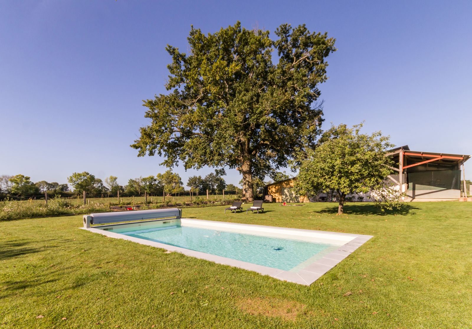 GÎTES PORT-SAINT-PÈRE | LE GRAND JARDIN